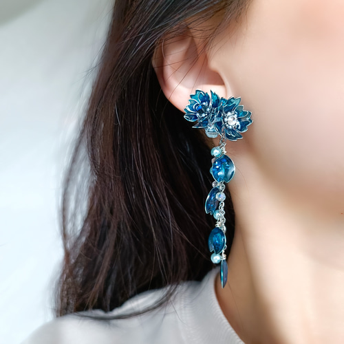 夜桜 八重桜 ◇ blue SAKURA ◇ silver ピアス / イヤリング