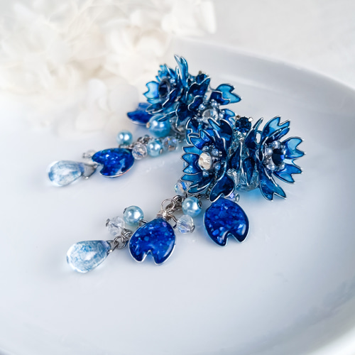 ♡ハンドメイド♡ビジューピアスイヤリング天秤座 夜桜 八重桜 ◇ blue SAKURA ◇ silver ピアス / イヤリング