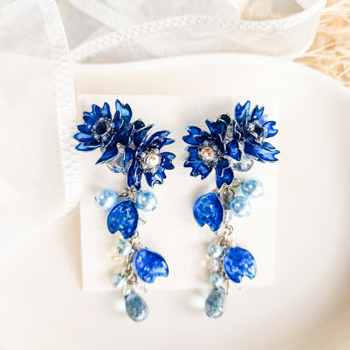 夜桜 八重桜 ◇ blue SAKURA ◇ silver ピアス / イヤリング