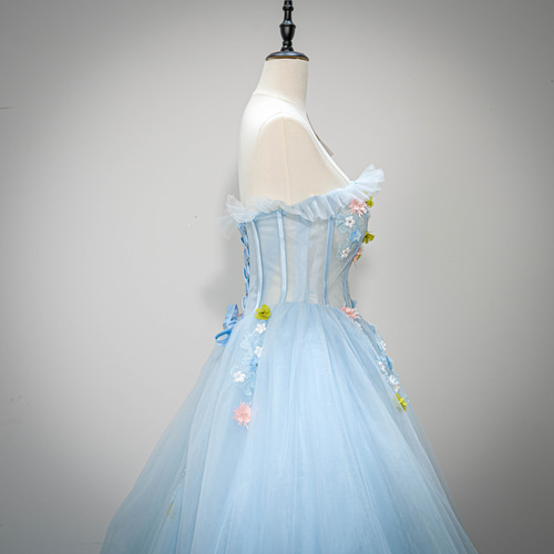 魅惑的な 花水色 カラードレス 長袖 華やかなトレーン ビジュー /コ