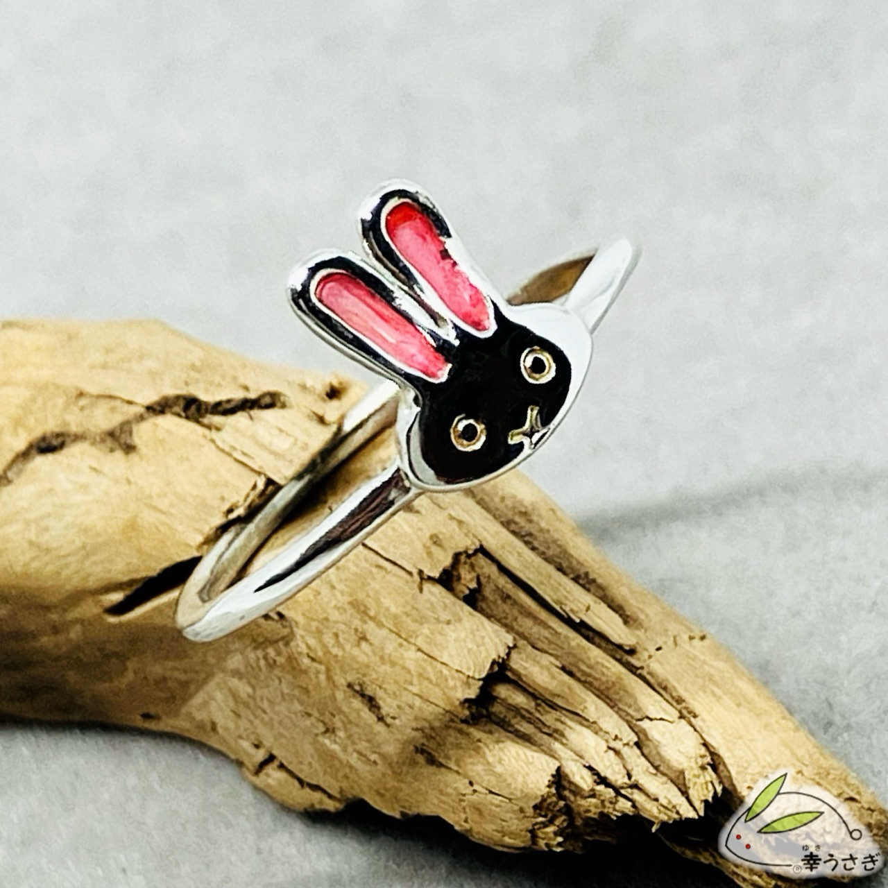 立ち耳うさぎのリング レジン彩色光沢仕上げ(925)
