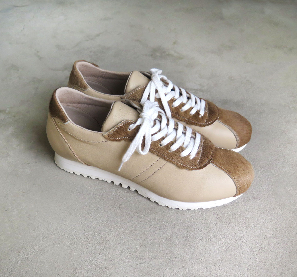 【ハラコ使用！】クラシックなデザインと本革の上質感！EMAのスニーカー/ハラコ×ベージュ