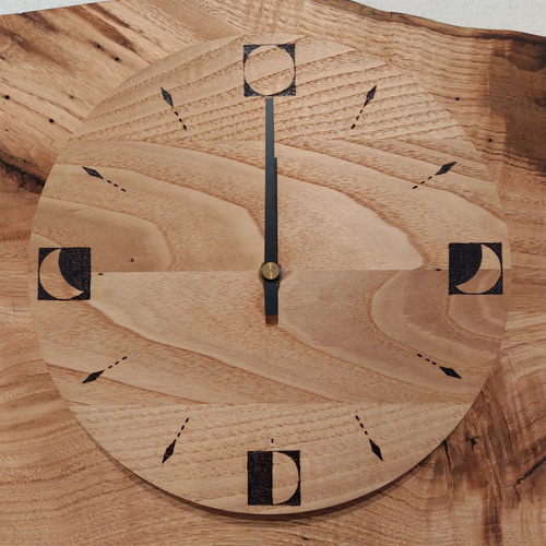 壁掛け時計 月の満ち欠け文字 【現品・ギフト対応・名入れ可】 ～クリ