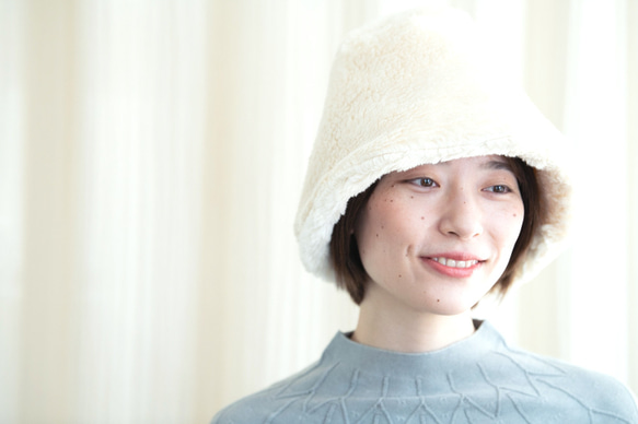有機棉毛毛蓬鬆保暖帽【米色】 第2張的照片