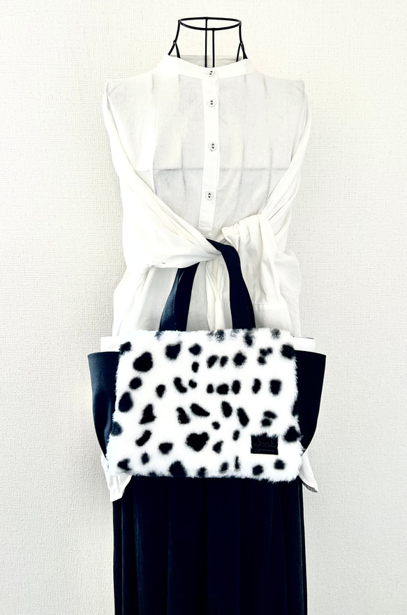 【Sサイズ】ダルメシアン柄　ボア　8号帆布使用　手提げバッグ　サイドポケット付き　akaneko 小さめバッグ 2枚目の画像