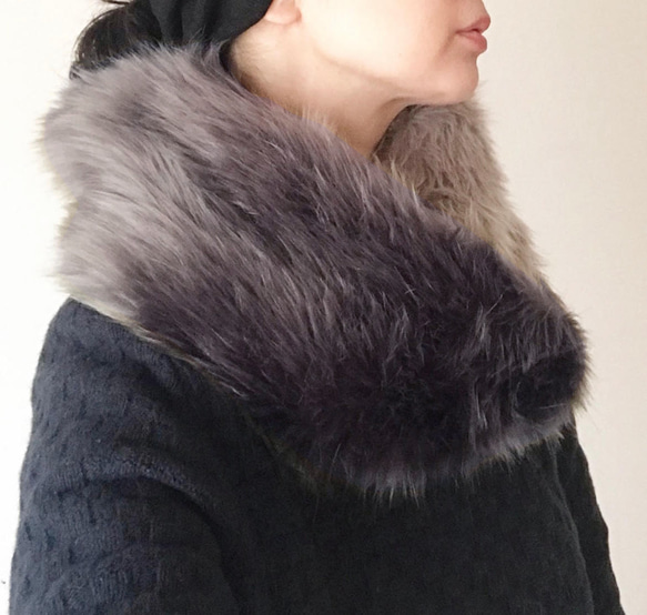 【soldout】年末年始のお出かけに◎！ecofur snood（グレージュ×チャコール） 3枚目の画像