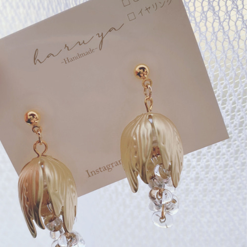 366 マット  ゴールド　オーバル　ピアス　イヤリング　ハンドメイド マットオーバル＆花びら 揺れパール ピアス イヤリング