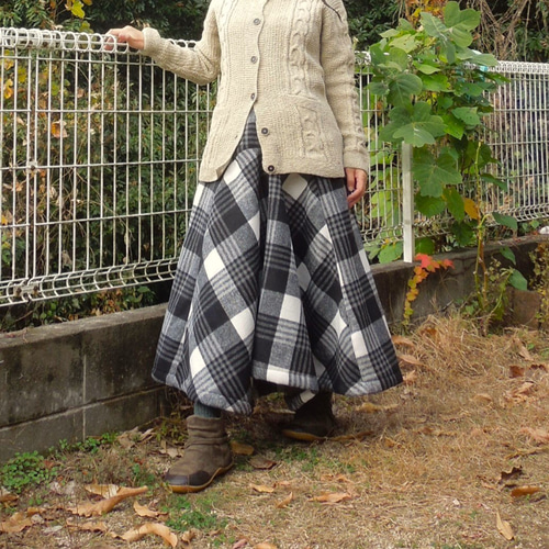 SALE】裏ボアでぬくぬく！チェックの防寒スカート○ブラック フレア