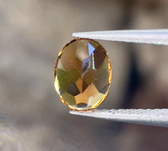 シトリン ゴールド ミックス ブラウン カラーの美しいシトリン ルース 1.60 カラット オーバル カット 天然宝石 