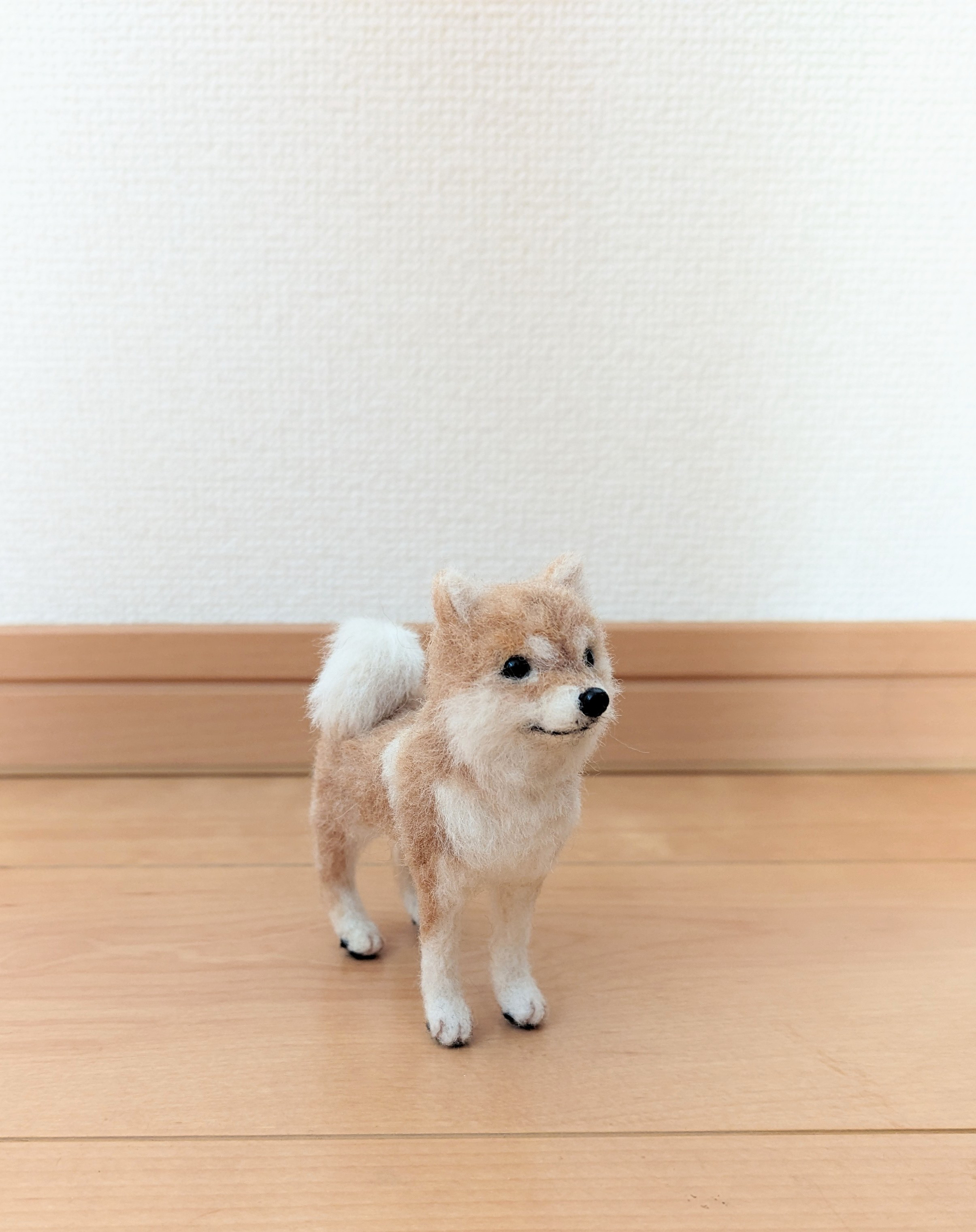 羊毛フェルト　にこにこリラックスポメラニアン 羊毛フェルト にこにこポメラニアン 送料無料 クリーム 羊毛