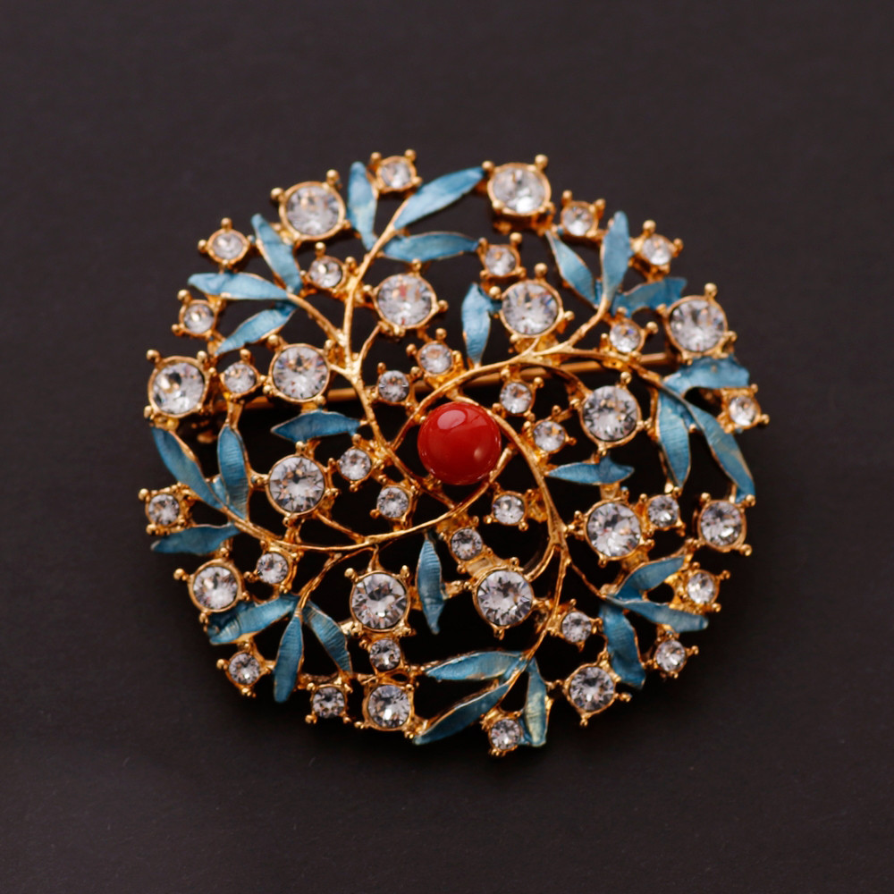 【送料無料】赤珊瑚＆スワロフスキーブローチ　還暦祝いにも 10,952円