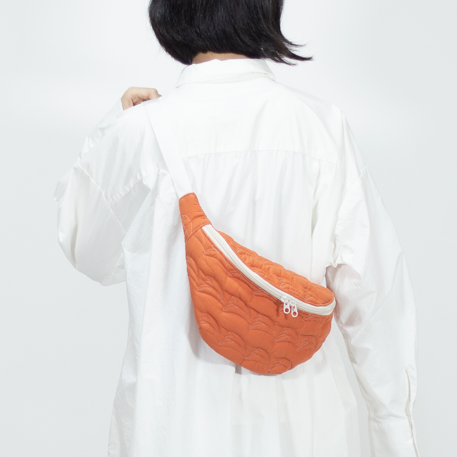 ⚮̈ミナペルホネンからだにフィットするボディバッグtambourine