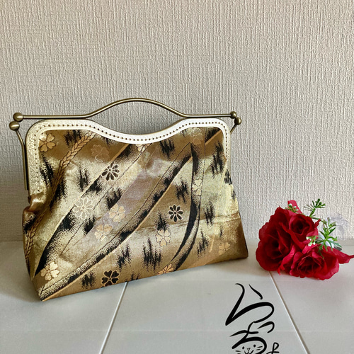kimono】帯リメイク 金×花 変わりがま口バッグ ハンドバッグ ら