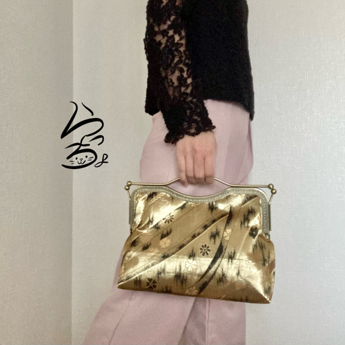 kimono】帯リメイク 金×花 変わりがま口バッグ ハンドバッグ ら