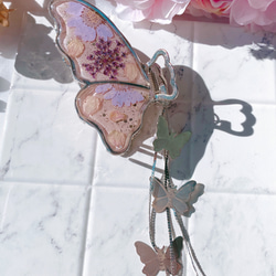 髪を彩る　バタフライ　バンスクリップ　蝶々の装い 1枚目の画像