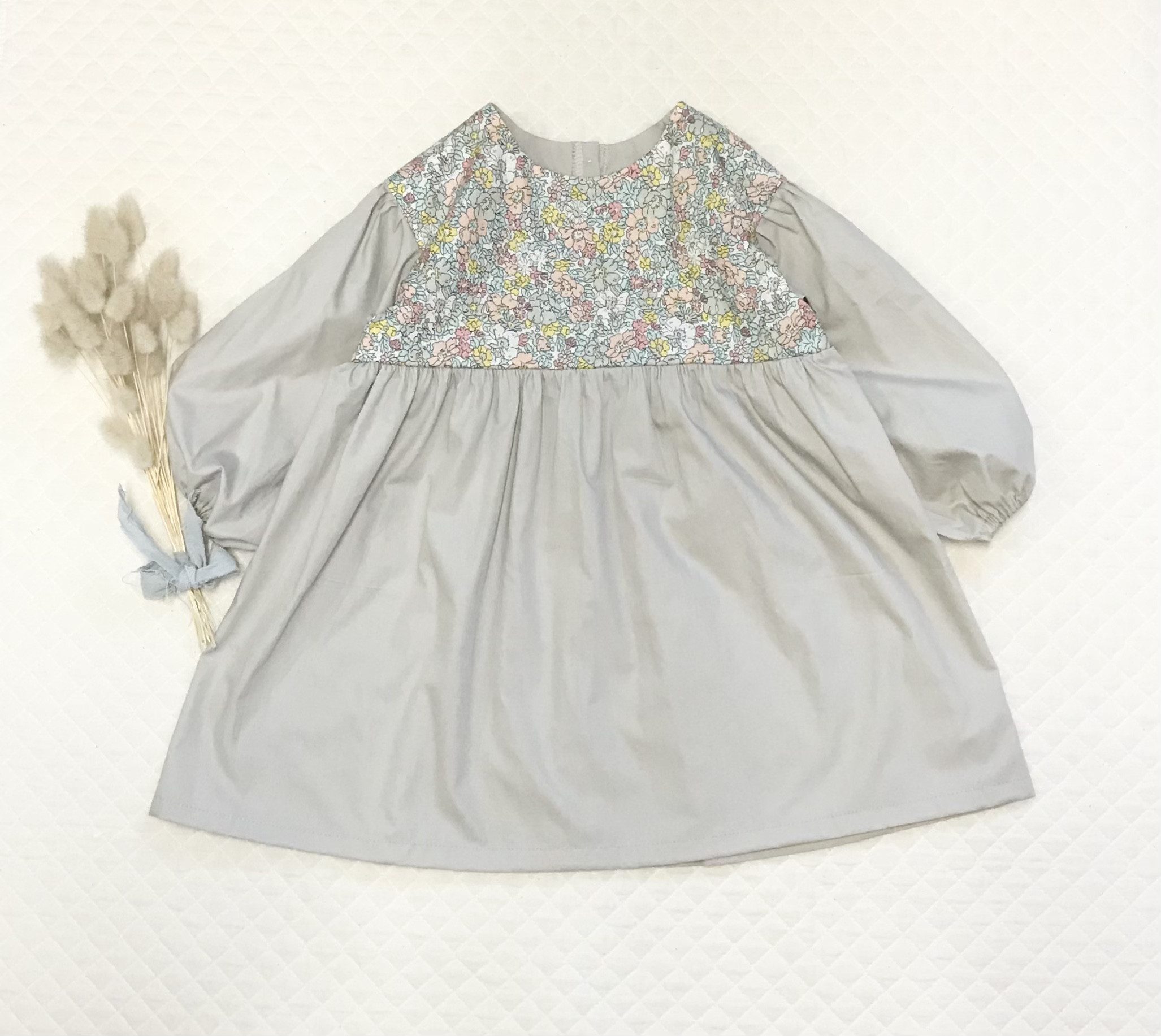 悦子水野8です。　絣子供ワンピース Naughty Company ワンピース ファーストフード総柄ワンピース