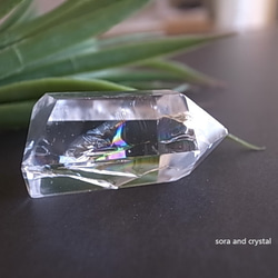レインボークリスタル　アイリスクォーツ　ブラジル産　30ｇ　水晶　ポイント　　 1枚目の画像