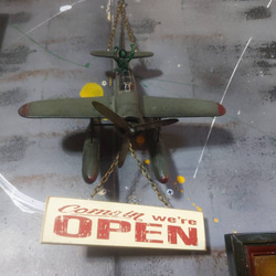 プロペラ機 水上飛行機 模型  OPEN&CLOSED 看板  ハンギングボード  #サインボード  #店舗什器 3枚目の画像