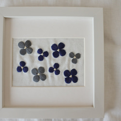 花びらひらり　刺繍フレーム　壁掛け　グレー✕紺 2枚目の画像