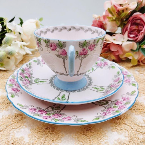 タスカン TUSCAN 1960年頃 ピンクフローラル＆ブルー トリオA カップ