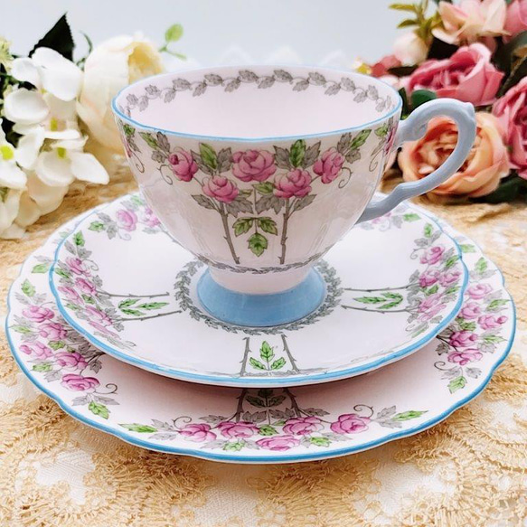 タスカン TUSCAN 1960年頃 ピンクフローラル＆ブルー トリオA カップ