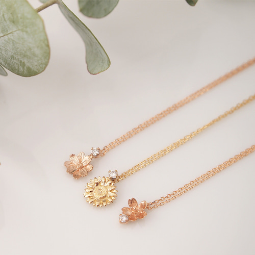 K18ダイヤモンドとお花のネックレス 0.03ct コスモス 桜さくら