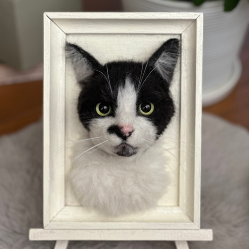 猫の顔ドアップ」羊毛フェルトが可愛すぎる！ムチムチ感が最高だ