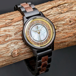 【木製腕時計】EINBAND Anmut マザーオブパール × エボニー＆クルミ 木の時計 ウッド【32mm】 6枚目の画像
