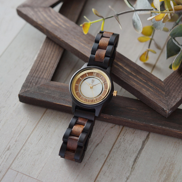 【木製腕時計】EINBAND Anmut マザーオブパール × エボニー＆クルミ 木の時計 ウッド【32mm】 7枚目の画像
