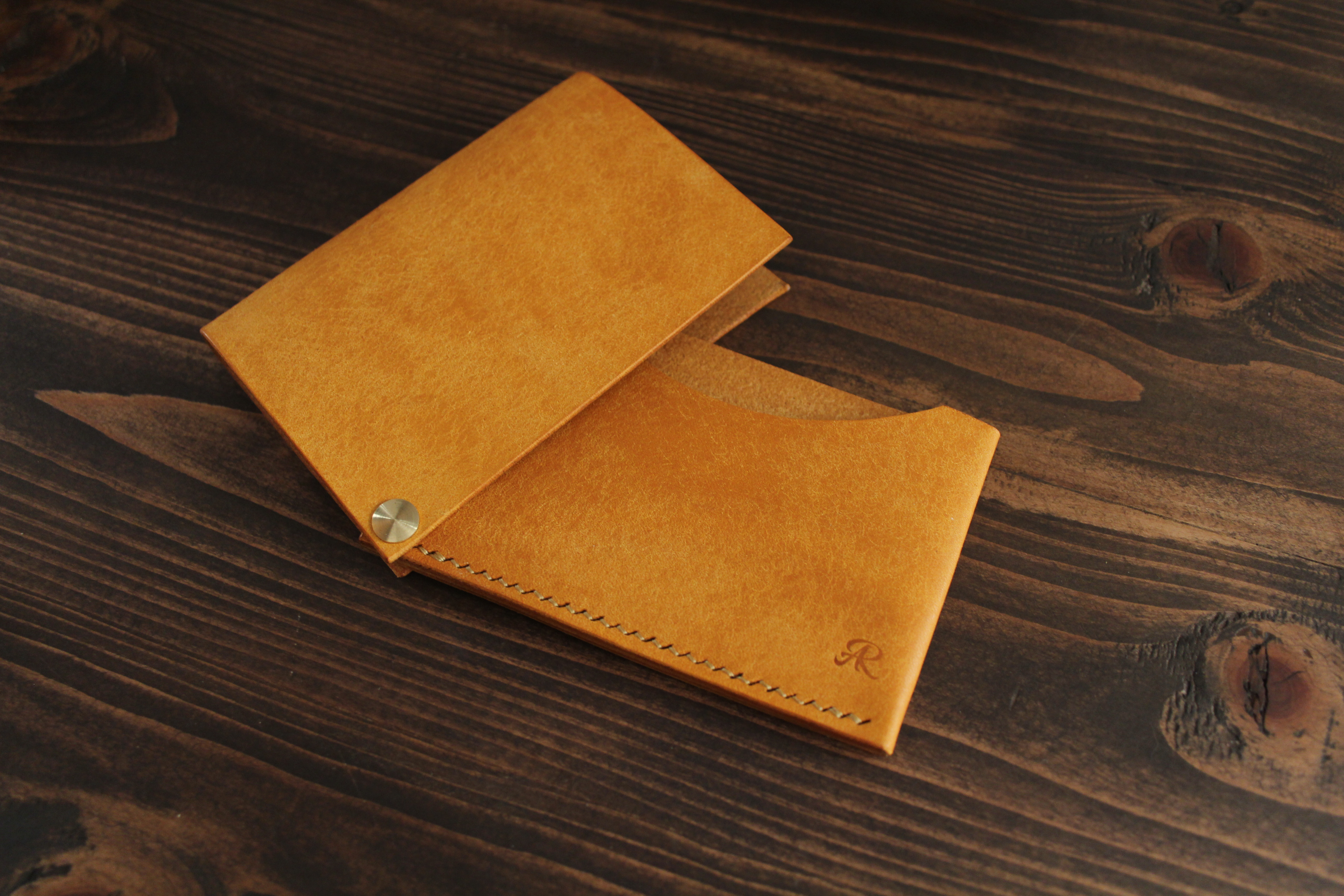 【プエブロ】スライドカードケース【イエロー】名刺入れとしてもお使いいただけます。名入れ、イラストの刻印できます！