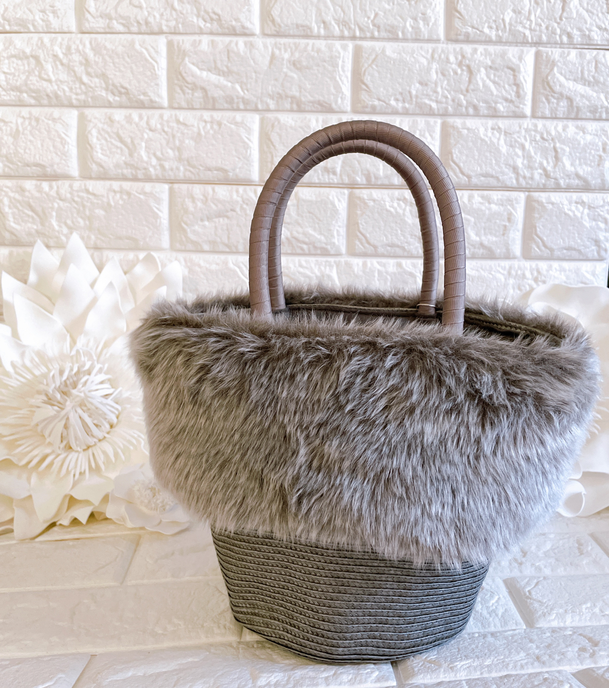 美品✨ATAO カゴバッグ ファー 2way ロゴプレート グレー 2025年最新】ATAO かごバッグの人気アイテム - メルカリ