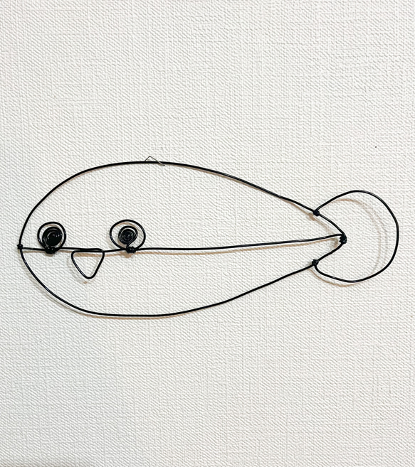 サカバンバスビス　古代魚　ワイヤーアート　平面　壁掛け【受注販売】 5枚目の画像