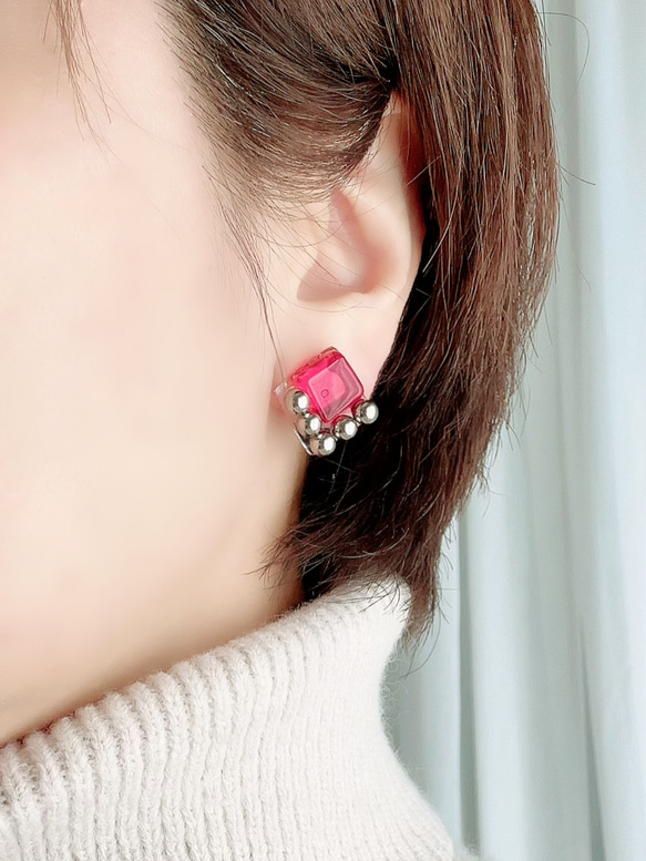 square glass metal earrings〜red arrow〜 6枚目の画像