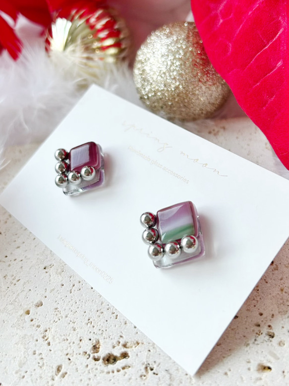square glass metal earrings〜purple arrow〜 2枚目の画像