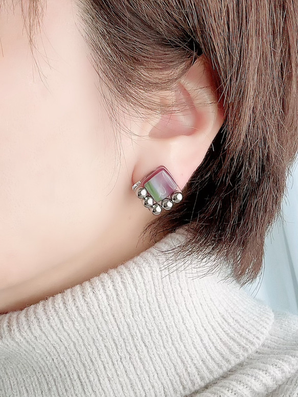 square glass metal earrings〜purple arrow〜 6枚目の画像