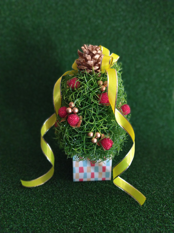 もりもりグリーンのミニクリスマスツリー パーツを変えればお正月 
