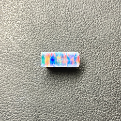 《合成オパール》(フローレスオパール) 原石 ブルー/マルチ斑 0.8g 4枚目の画像