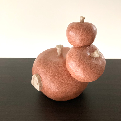 りんごの置物「リンゴ積んじゃいました邸」珍しいオブジェ デザイン