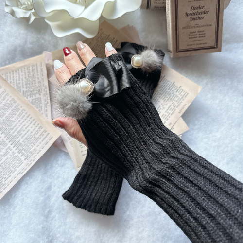 新作♡ アームウォーマー ミンクファー リボン 黒 手袋 バレンタイン