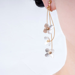 大ぶりイヤリング☆ K14gf ゆれるプレシャスゴールドフラワー 大ぶりピアス(イヤリング変更