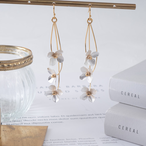 K14gf ゆれるプレシャスゴールドフラワー 大ぶりピアス(イヤリング変更