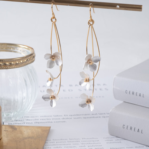 K14gf ゆれるプレシャスゴールドフラワー 大ぶりピアス(イヤリング変更