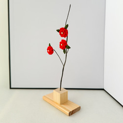 【つまみ細工】赤い椿の小枝 2枚目の画像