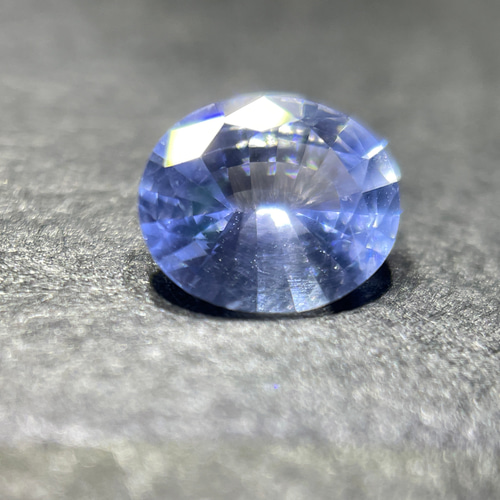 天然石 ブルーサファイア ♡ サファイア 美しいライトブルー サファイア ルース 0.61 カラット