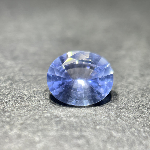 サファイア 美しいライトブルー サファイア ルース 0.61 カラット