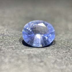 サファイア 美しいライトブルー サファイア ルース 0.61 カラット オーバル カット 天然宝石 非加熱 スリランカ原 4枚目の画像