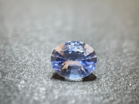 サファイア 美しいライトブルー サファイア ルース 0.61 カラット オーバル カット 天然宝石 非加熱 スリランカ原 13枚目の画像