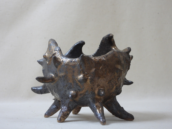 棘棘ツートン陶製植木鉢 3枚目の画像