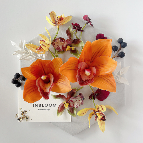 フラワーイヤーカフ　胡蝶蘭 5b029e48e91059fe081a1bef5deb8f