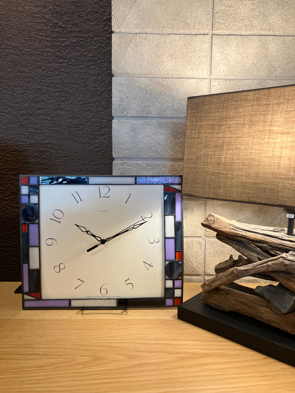 ステンドグラスの壁掛け時計 ALIM(紫)・受注制作 6枚目の画像